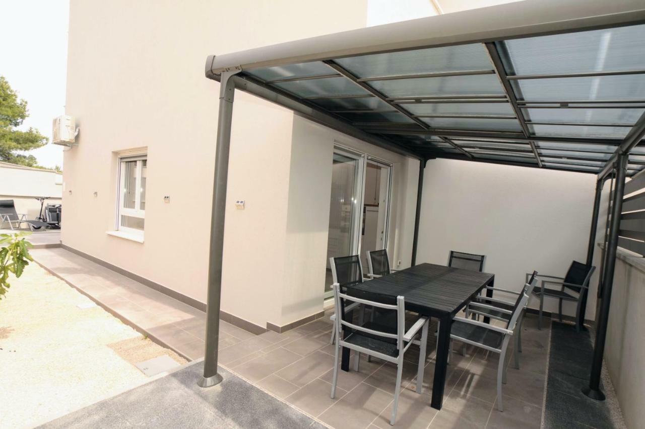 Villa Miggelangelo Тисно Экстерьер фото