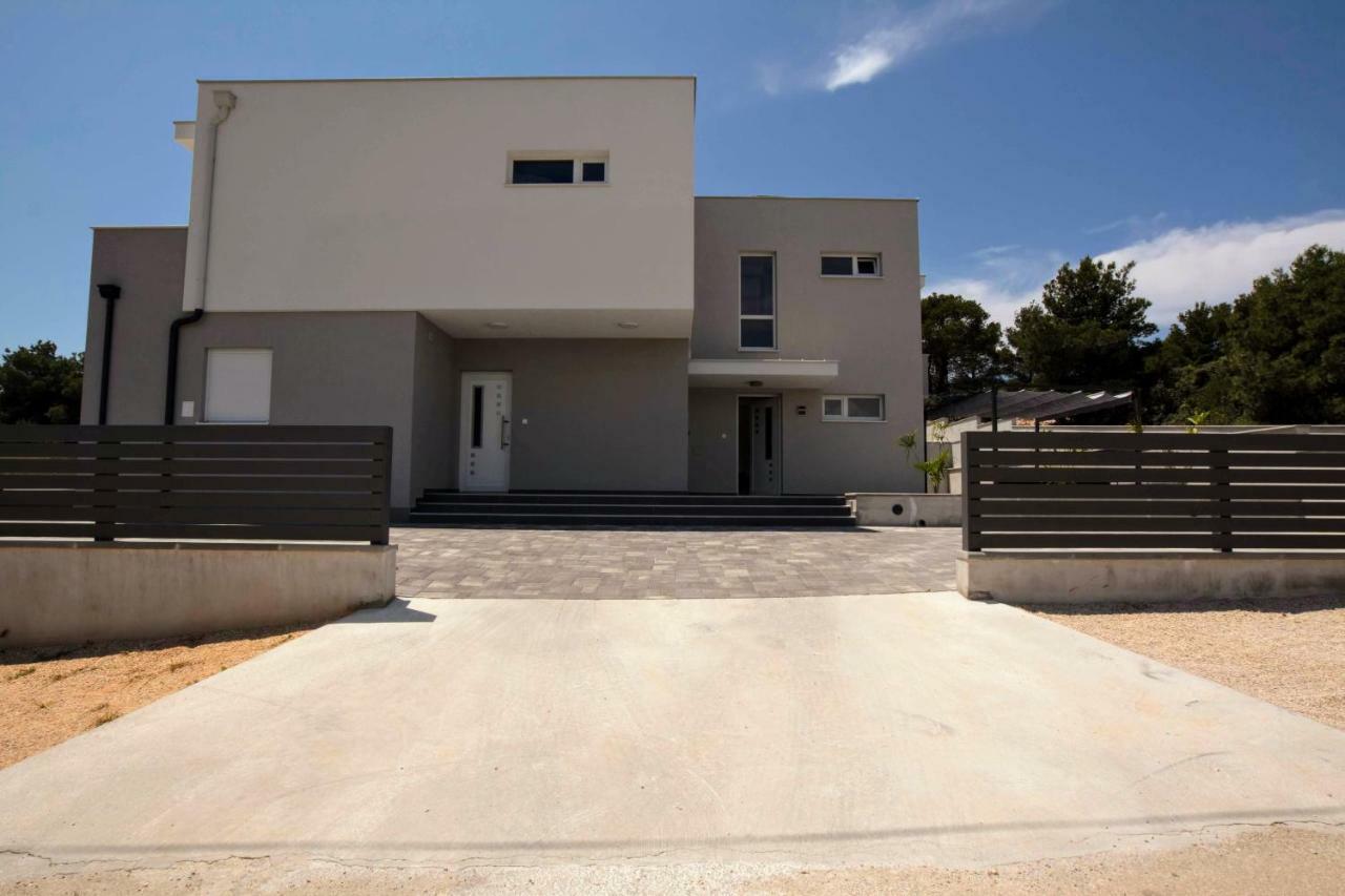 Villa Miggelangelo Тисно Экстерьер фото